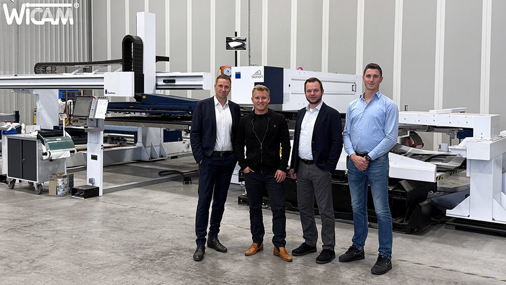 Maximilian Herz, Vertreter der WiCAM Unternehmensgruppe, zu Besuch bei Biohort – wo Geschäftsführer Harald Huber-Kasberger sowie die leitenden Angestellten des Werks eindrucksvoll aufzeigten, welche Vorteile sie durch den Einsatz der WiCAM Software erzielen.